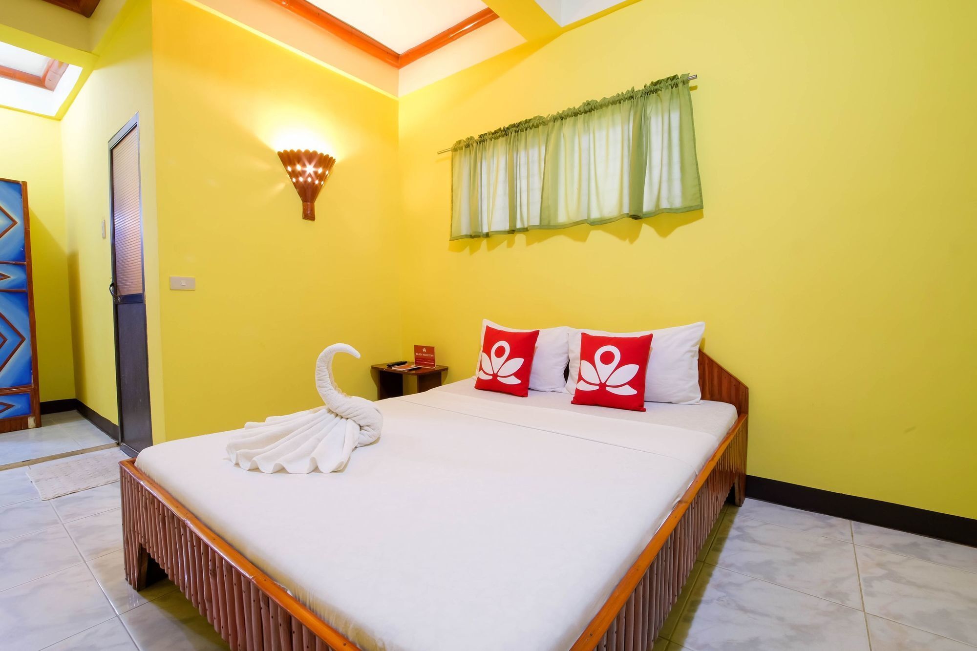 Zen Rooms White Beach Puerto Galera Exterior foto